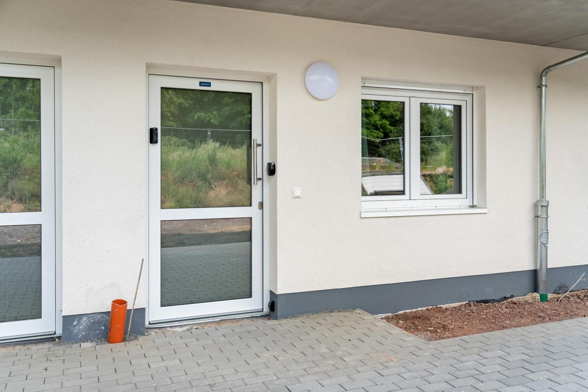 Апартаменти Design Luxus, Vollausstattung, Neubau, 30Min Hbf Leipzig 8, Naehe Flughfaen, Bmw, Dhl, Amazon Шкойдіц Екстер'єр фото