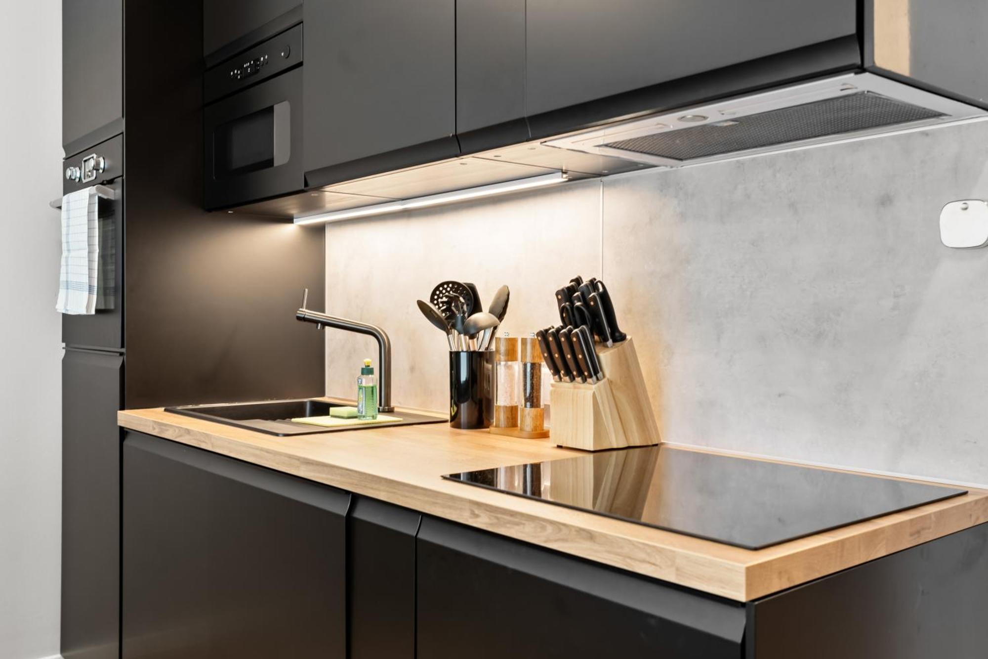 Апартаменти Design Luxus, Vollausstattung, Neubau, 30Min Hbf Leipzig 8, Naehe Flughfaen, Bmw, Dhl, Amazon Шкойдіц Екстер'єр фото